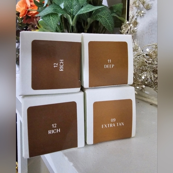 HUDA BEAUTY GloWish Multidew Skin Tint Foundation - Pick Your Shade - Picture 2 of 3